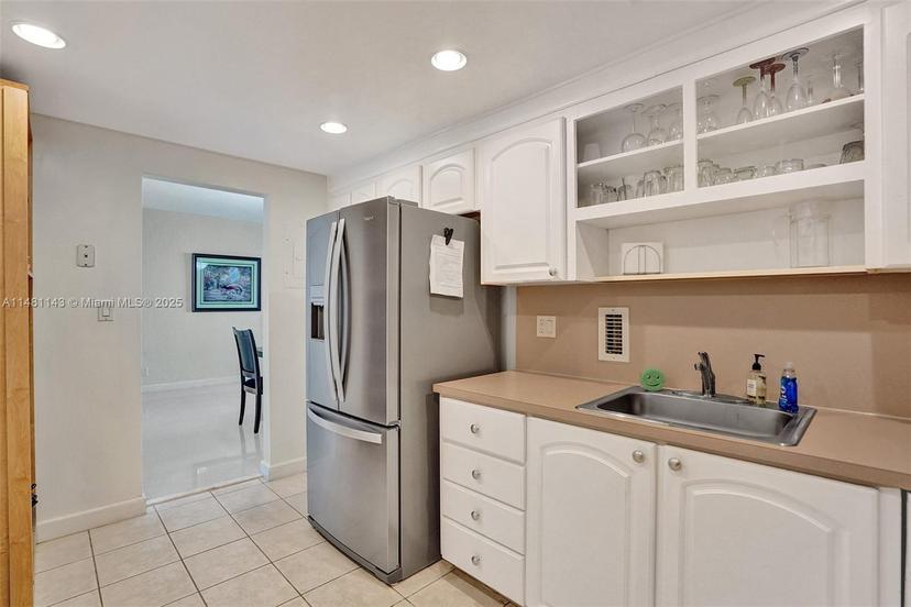 Picture of 4001 S Ocean Dr # 7C, Hollywood FL 33019