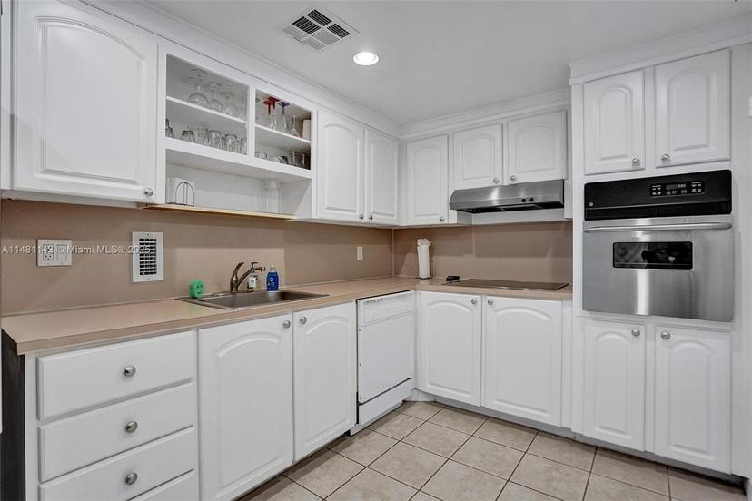 Picture of 4001 S Ocean Dr # 7C, Hollywood FL 33019