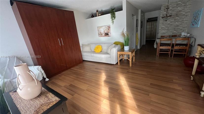 Picture of 15610 NE 6Th Ave # 24B, Miami FL 33162