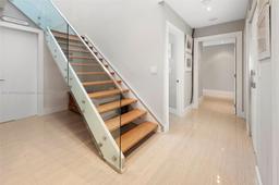 Picture of 20281 E Country Club Dr, Aventura, FL 33180