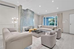 Picture of 1030 N Venetian Dr, Miami, FL 33139