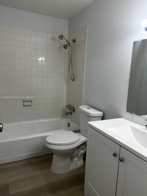 Picture of 17901 NW 68Th Ave # T205, Hialeah FL 33015