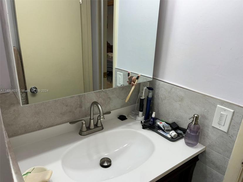 Picture of 181 NE 14Th Ave # 22B, Hallandale Beach FL 33009
