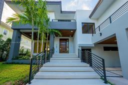Picture of 760 Woodcrest Rd, Key Biscayne, FL 33149