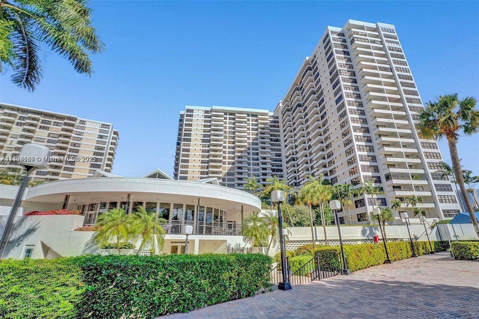 Picture of 2500 Parkview Dr # 2012, Hallandale Beach, FL 33009