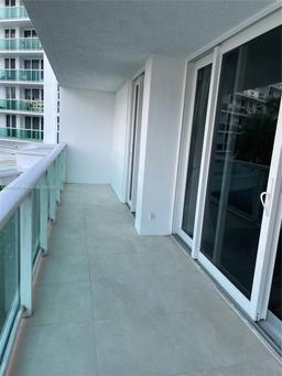 Picture of 100 Bayview Dr # 229, Sunny Isles Beach, FL 33160