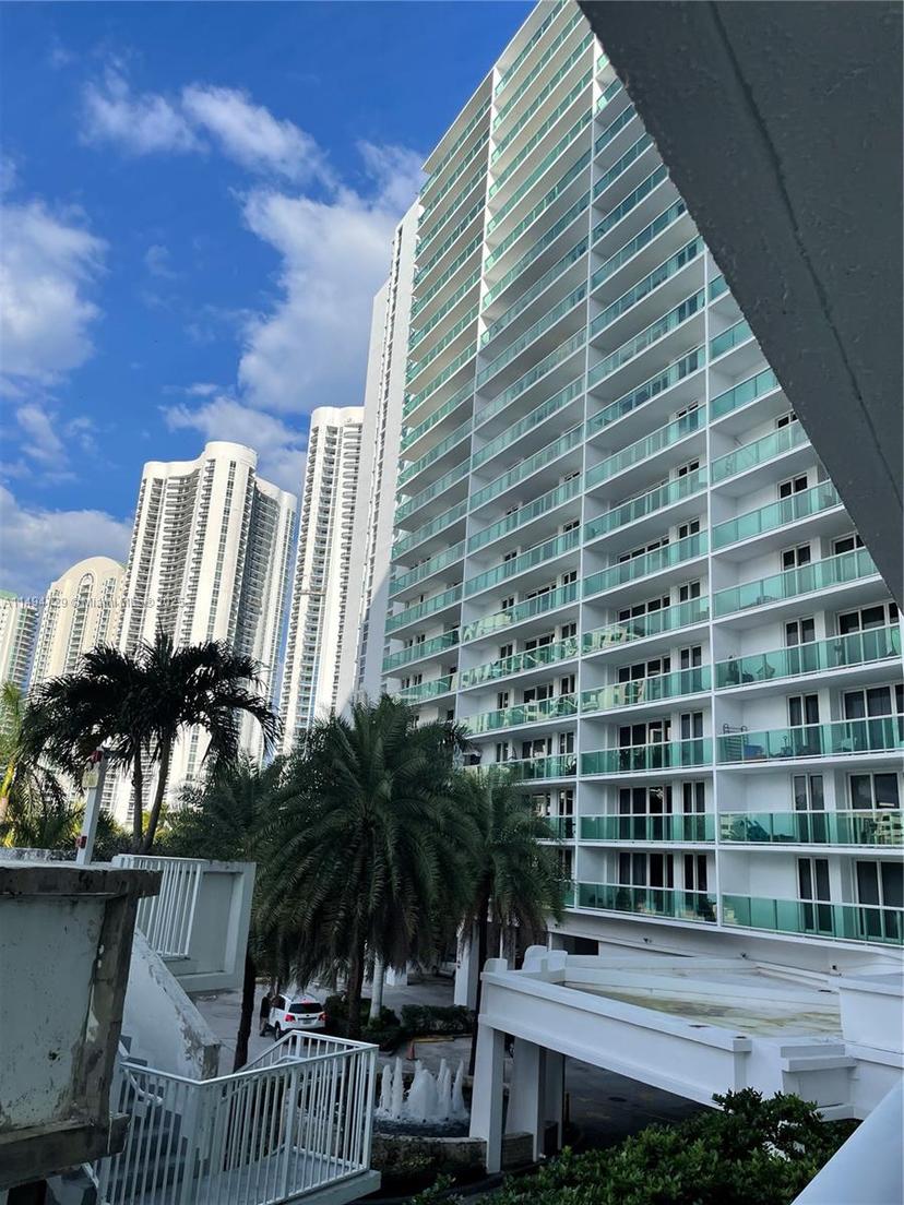 Picture of 100 Bayview Dr # 229, Sunny Isles Beach FL 33160
