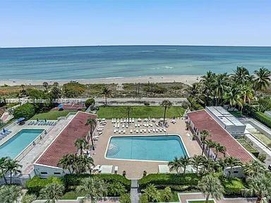 Picture of 2457 Collins Ave # 408, Miami Beach FL 33140