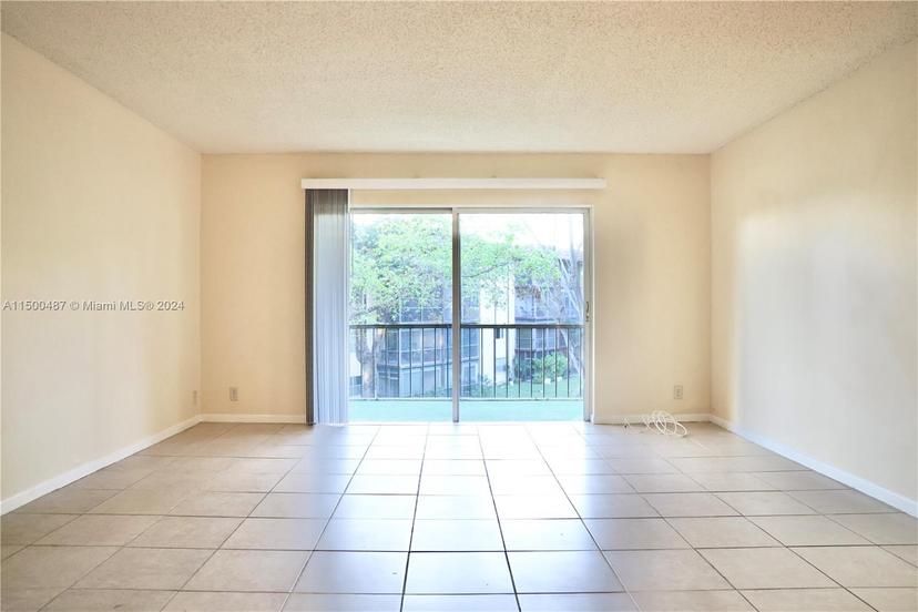 Picture of 6001 N Falls Cir Dr # 309, Lauderhill FL 33319