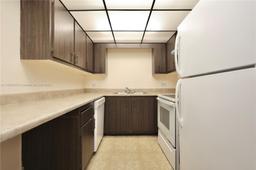 Picture of 6001 N Falls Cir Dr # 309, Lauderhill, FL 33319