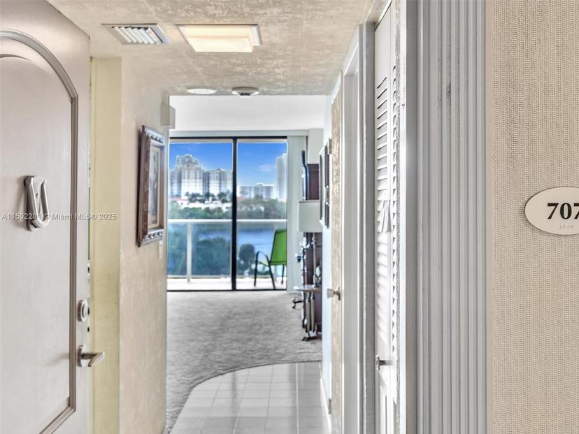 Picture of 3675 N Country Club Dr # 707, Aventura FL 33180