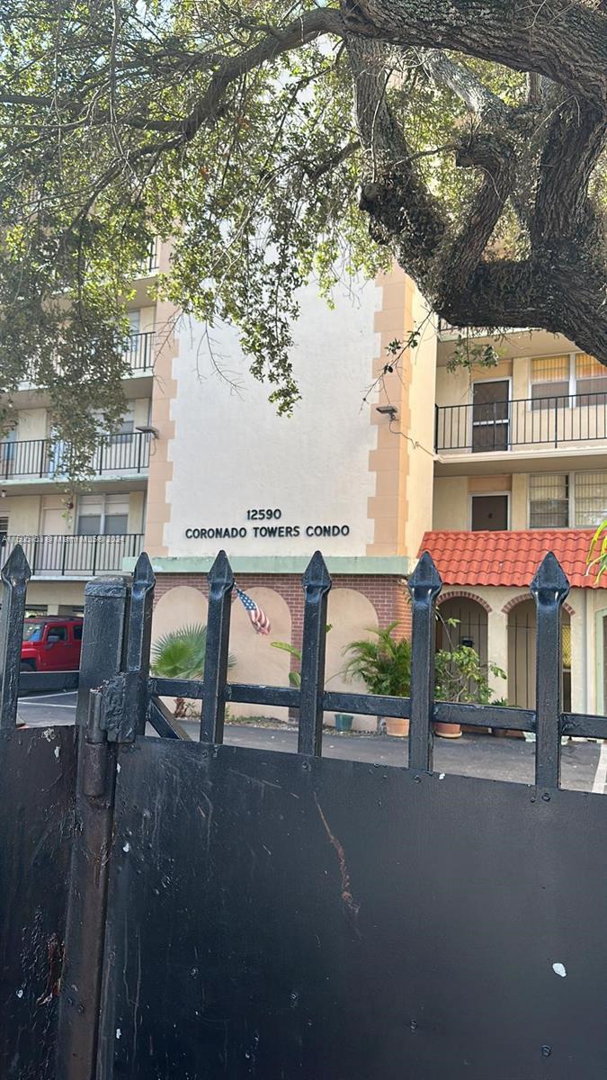 Picture of 12590 NE 16Th Ave # 502, North Miami FL 33161