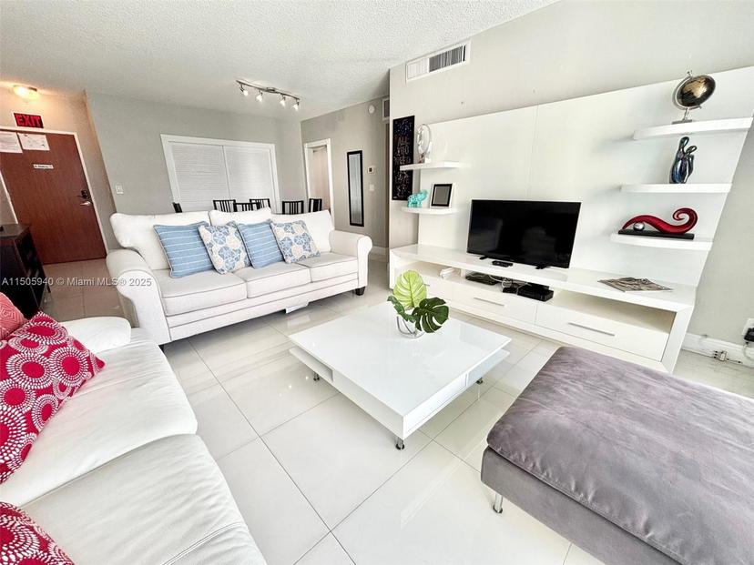 Picture of 3901 S Ocean Dr # 10Q, Hollywood FL 33019