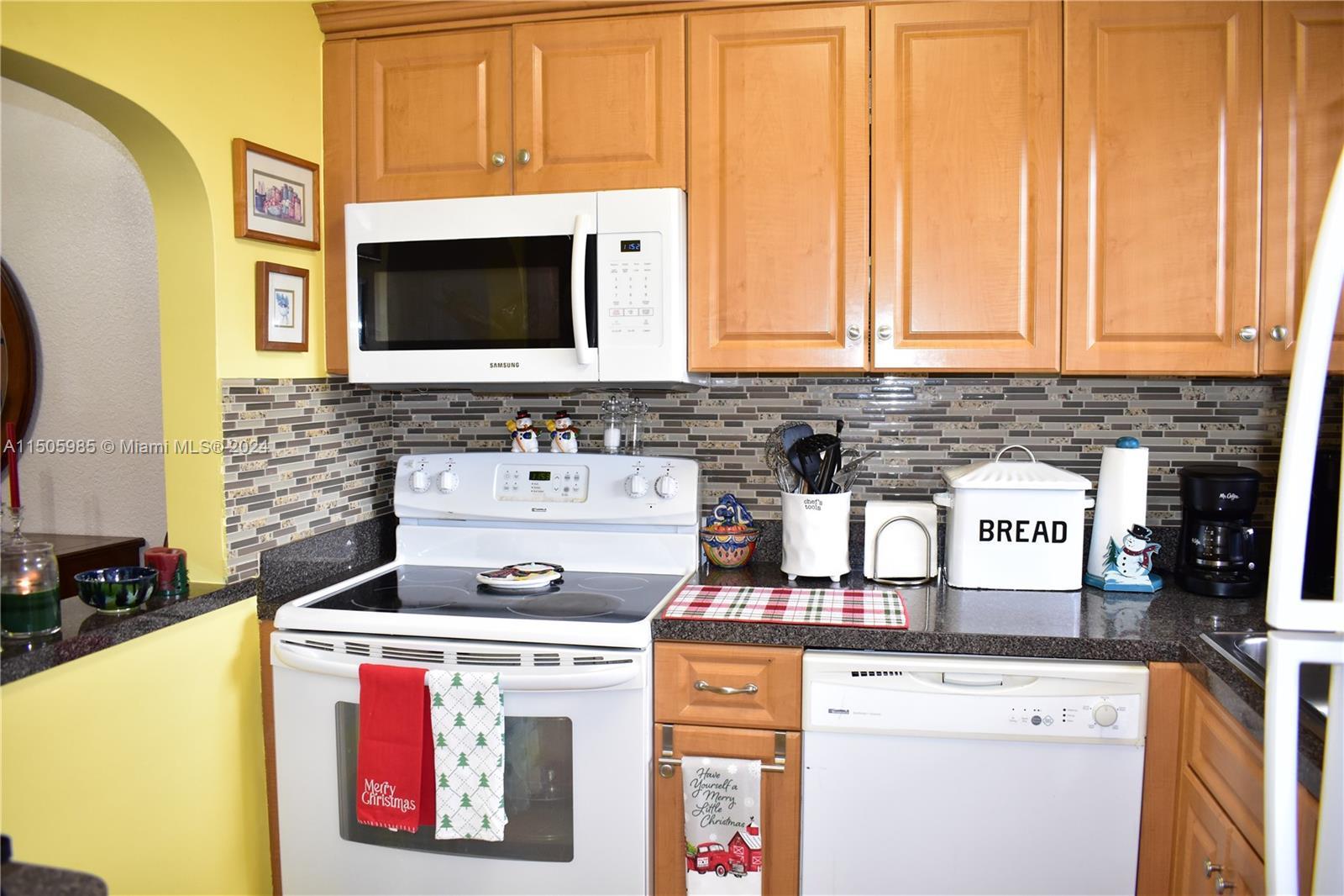 Picture of 8881 Sunrise Lakes Blvd # 107, Sunrise, FL 33322