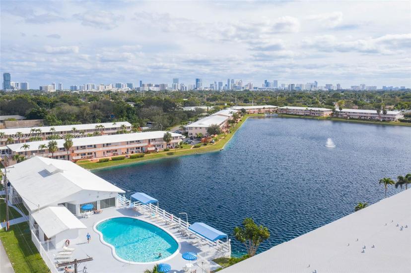 Picture of 900 SW 11Th Ave # C, Hallandale Beach FL 33009