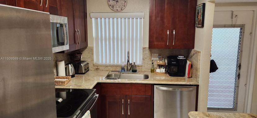 Picture of 9620 Sunrise Lakes Blvd # 211, Sunrise FL 33322