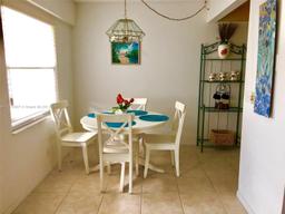 Picture of 300 SW 134Th Way # 405E, Pembroke Pines, FL 33027