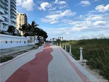 Picture of 6345 Collins # 732, Miami Beach FL 33141