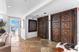 Picture of 1000 S Pointe Dr # 704, Miami Beach, FL 33139