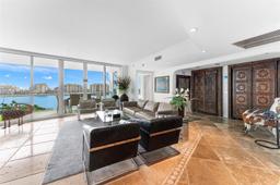 Picture of 1000 S Pointe Dr # 704, Miami Beach, FL 33139