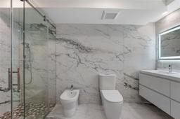 Picture of 520 Brickell Key Dr # A1015, Miami, FL 33131