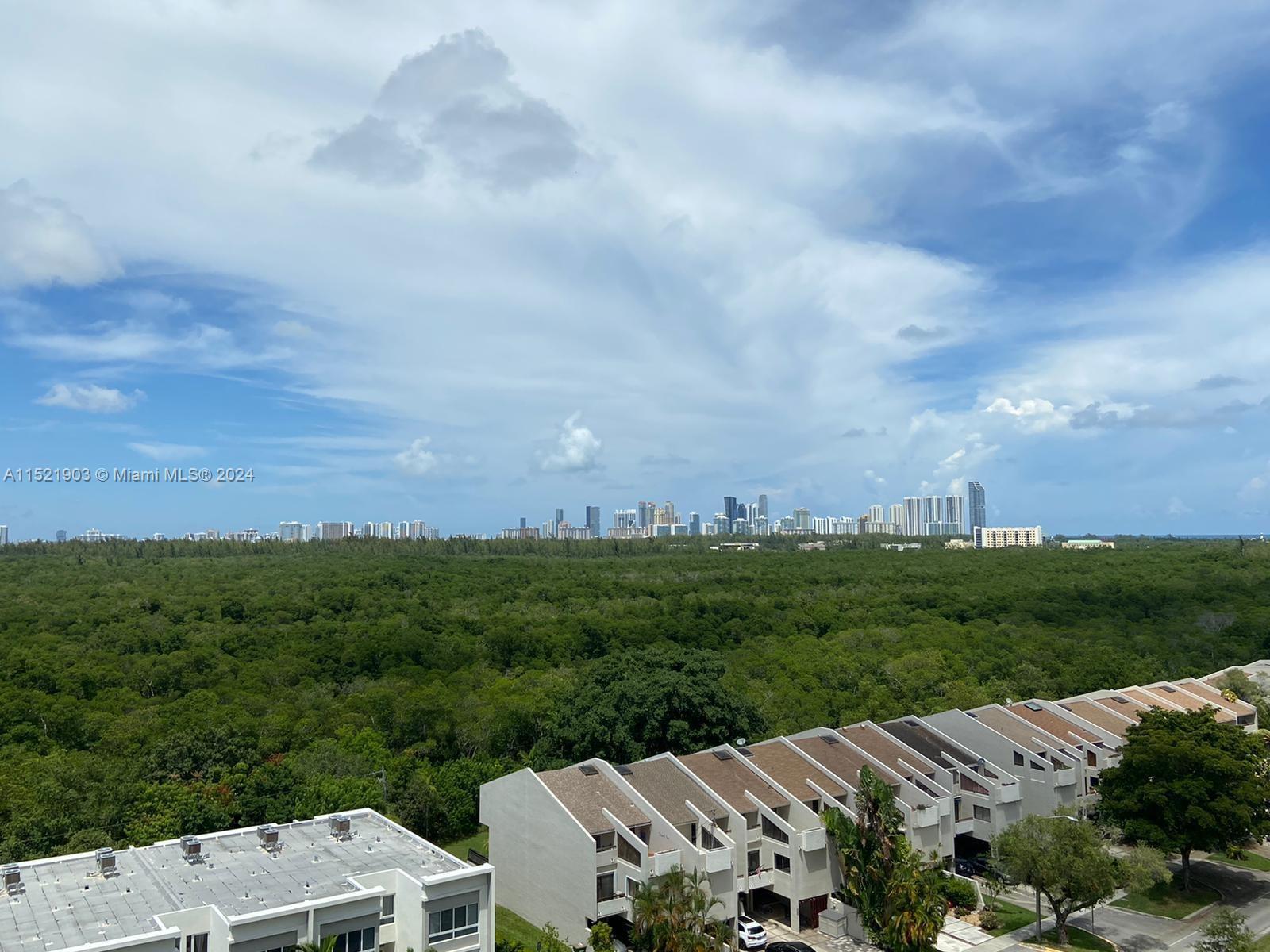 Picture of 2450 NE 135Th St # 1012, North Miami, FL 33181