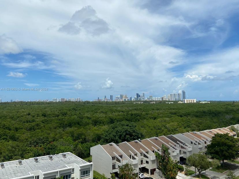 Picture of 2450 NE 135Th St # 1012, North Miami FL 33181