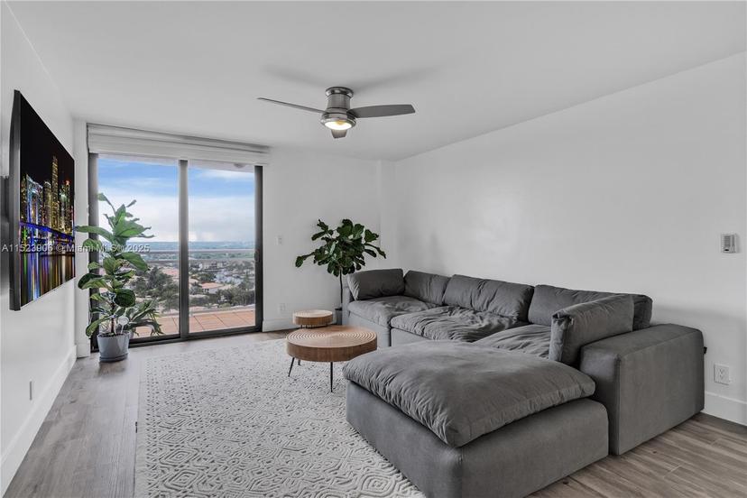 Picture of 1600 S Ocean Dr # 17D, Hollywood FL 33019