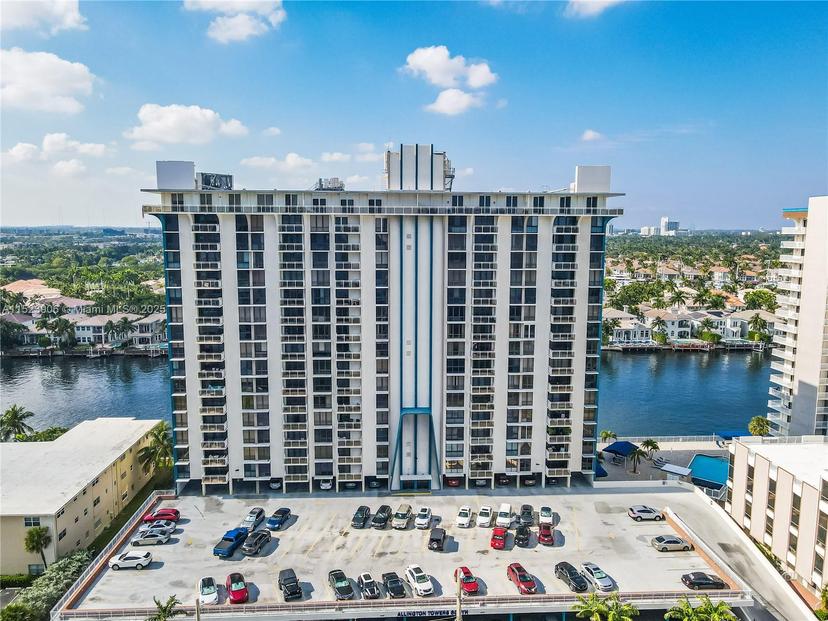 Picture of 1600 S Ocean Dr # 17D, Hollywood FL 33019