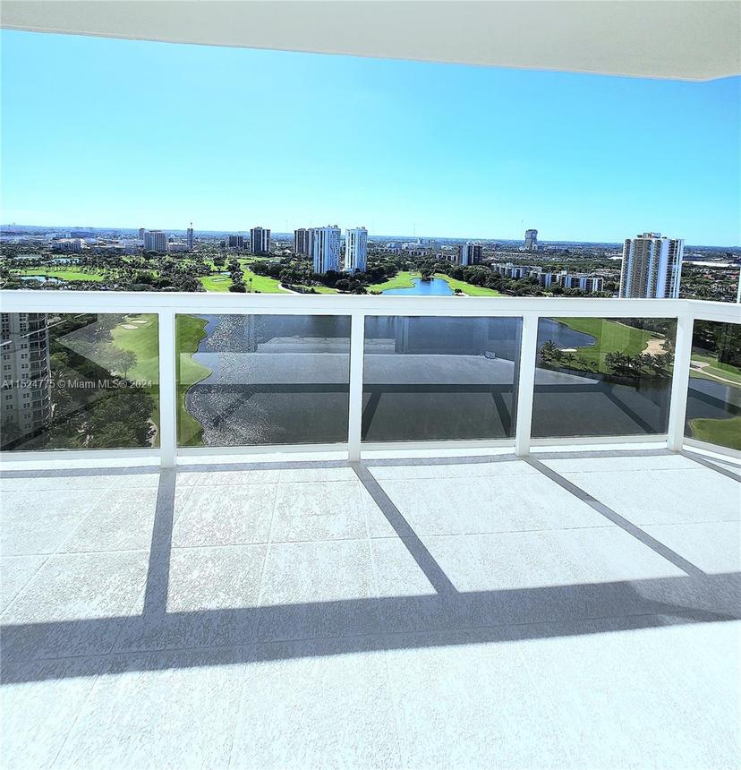 Picture of 20185 E Country Club Dr # 2505, Aventura FL 33180