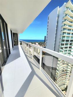 Picture of 20185 E Country Club Dr # 2505, Aventura, FL 33180