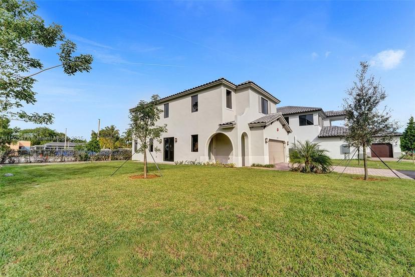 Picture of 13145 Addilyn Ct, Davie FL 33325