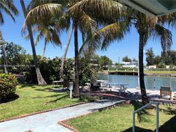 Picture of 1239 Marseille Dr # 8, Miami Beach, FL 33141