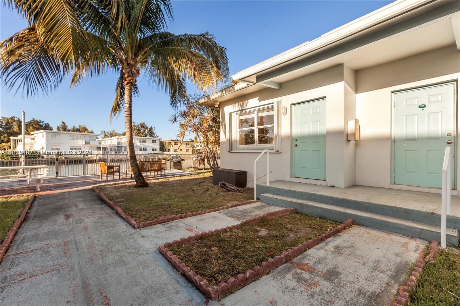 Picture of 1239 Marseille Dr # 8, Miami Beach, FL 33141