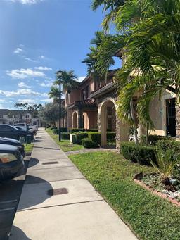 Picture of 3551 W 89Th Pl # 3551, Hialeah, FL 33018