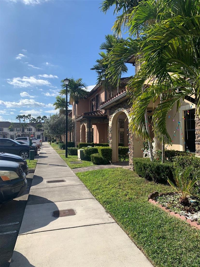 Picture of 3551 W 89Th Pl # 3551, Hialeah FL 33018
