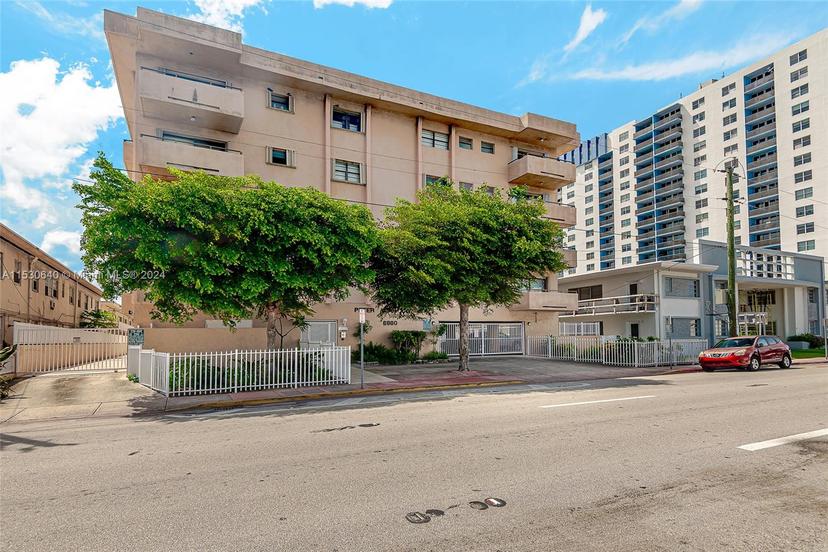 Picture of 6880 Abbott Ave # 212, Miami Beach FL 33141