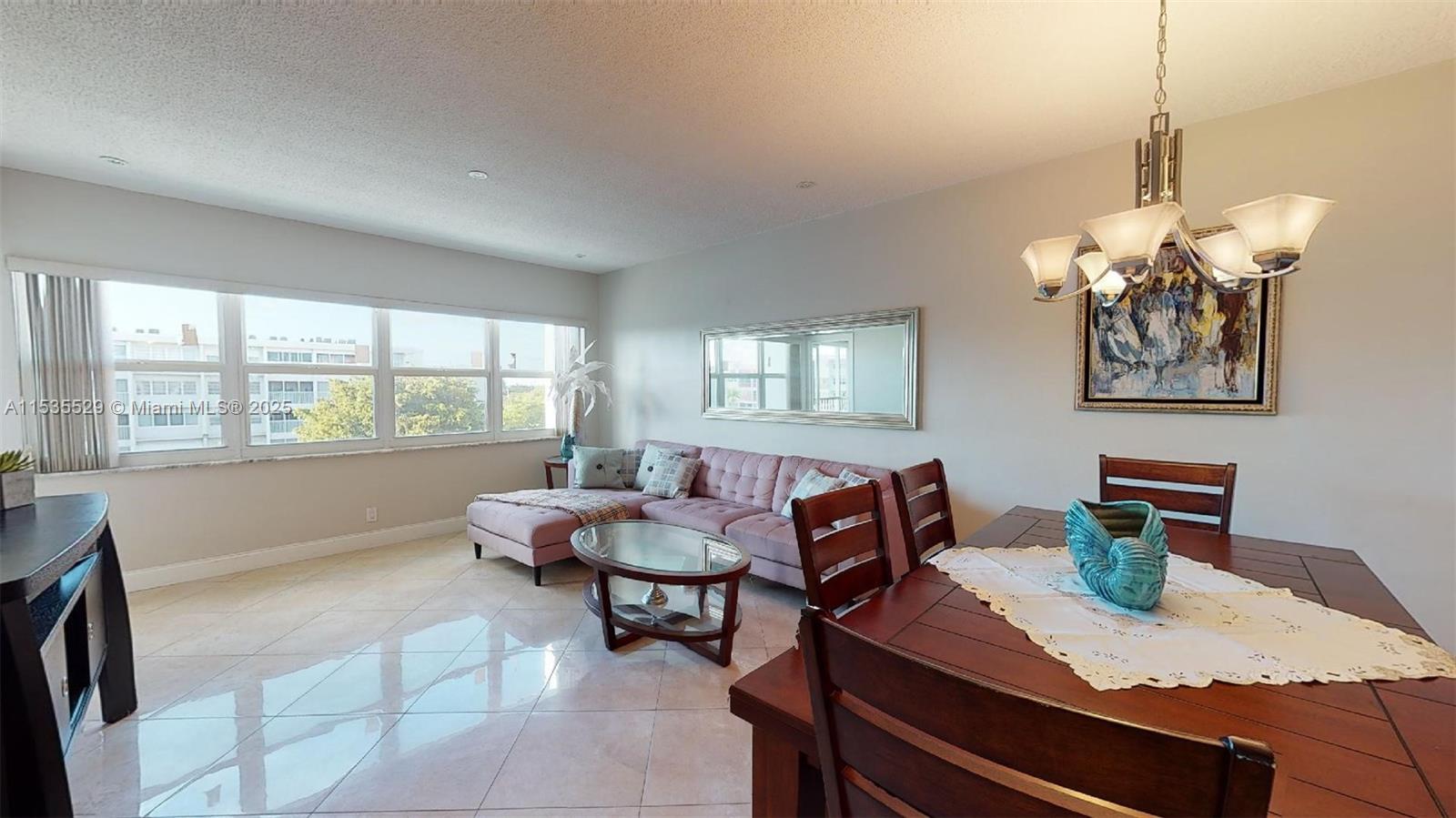 Picture of 329 SE 3Rd St # 402P, Hallandale Beach, FL 33009