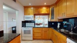 Picture of 329 SE 3Rd St # 402P, Hallandale Beach, FL 33009