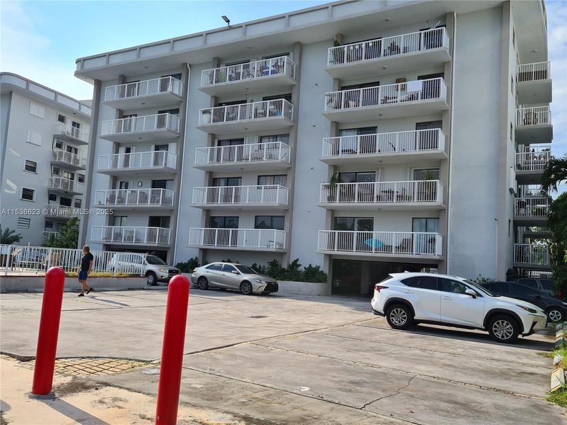 Picture of 110 S Shore Dr # 6C, Miami Beach FL 33141