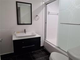 Picture of 110 S Shore Dr # 6C, Miami Beach, FL 33141