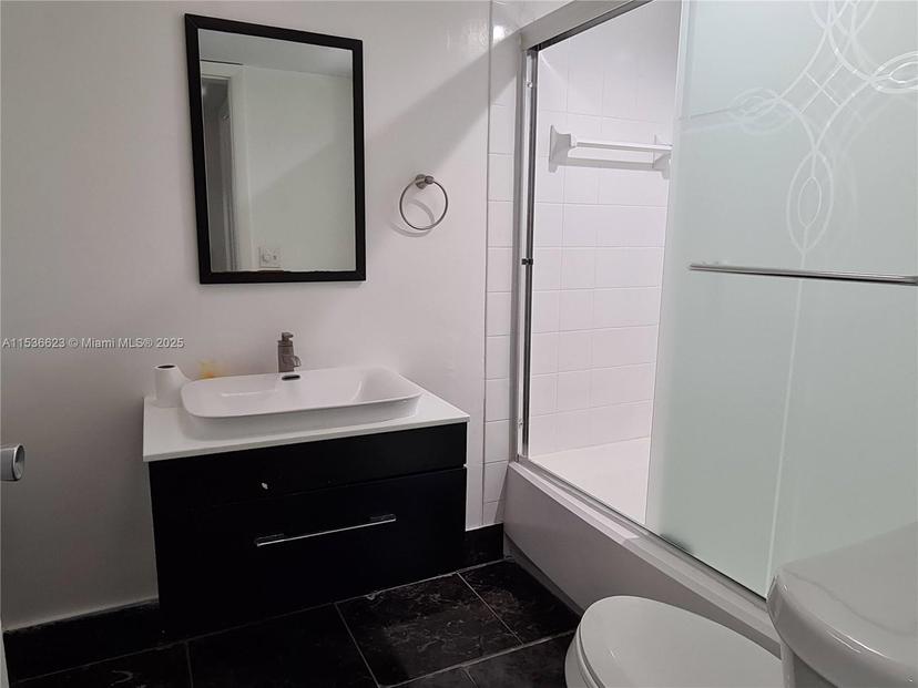 Picture of 110 S Shore Dr # 6C, Miami Beach FL 33141
