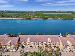 Picture of 4212 N Ocean Dr, Hollywood, FL 33019