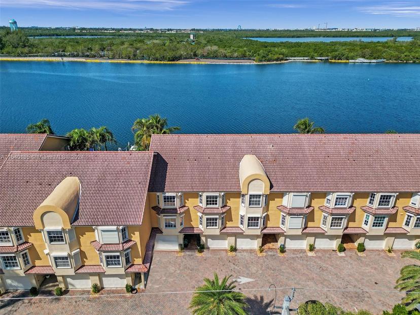 Picture of 4212 N Ocean Dr, Hollywood FL 33019