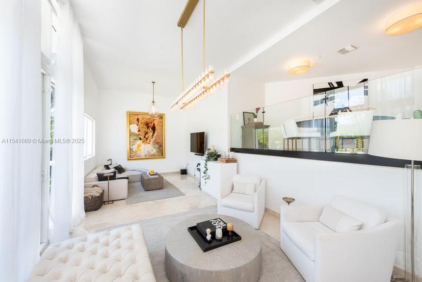 Picture of 400 Alton Rd # 1A, Miami Beach FL 33139
