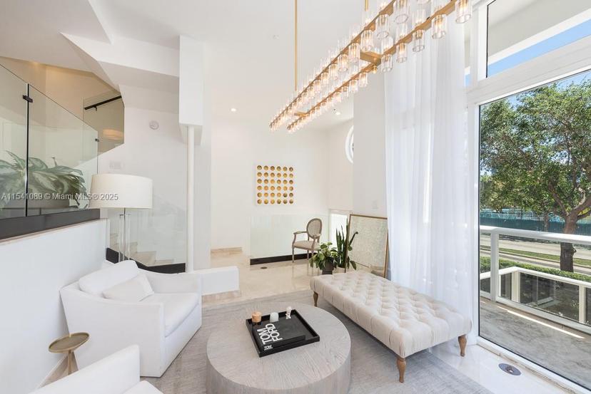 Picture of 400 Alton Rd # 1A, Miami Beach FL 33139