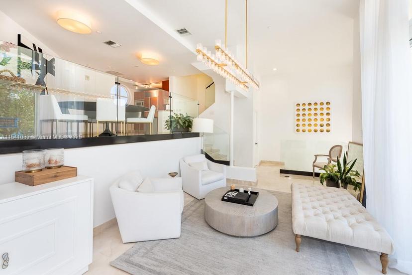 Picture of 400 Alton Rd # 1A, Miami Beach FL 33139