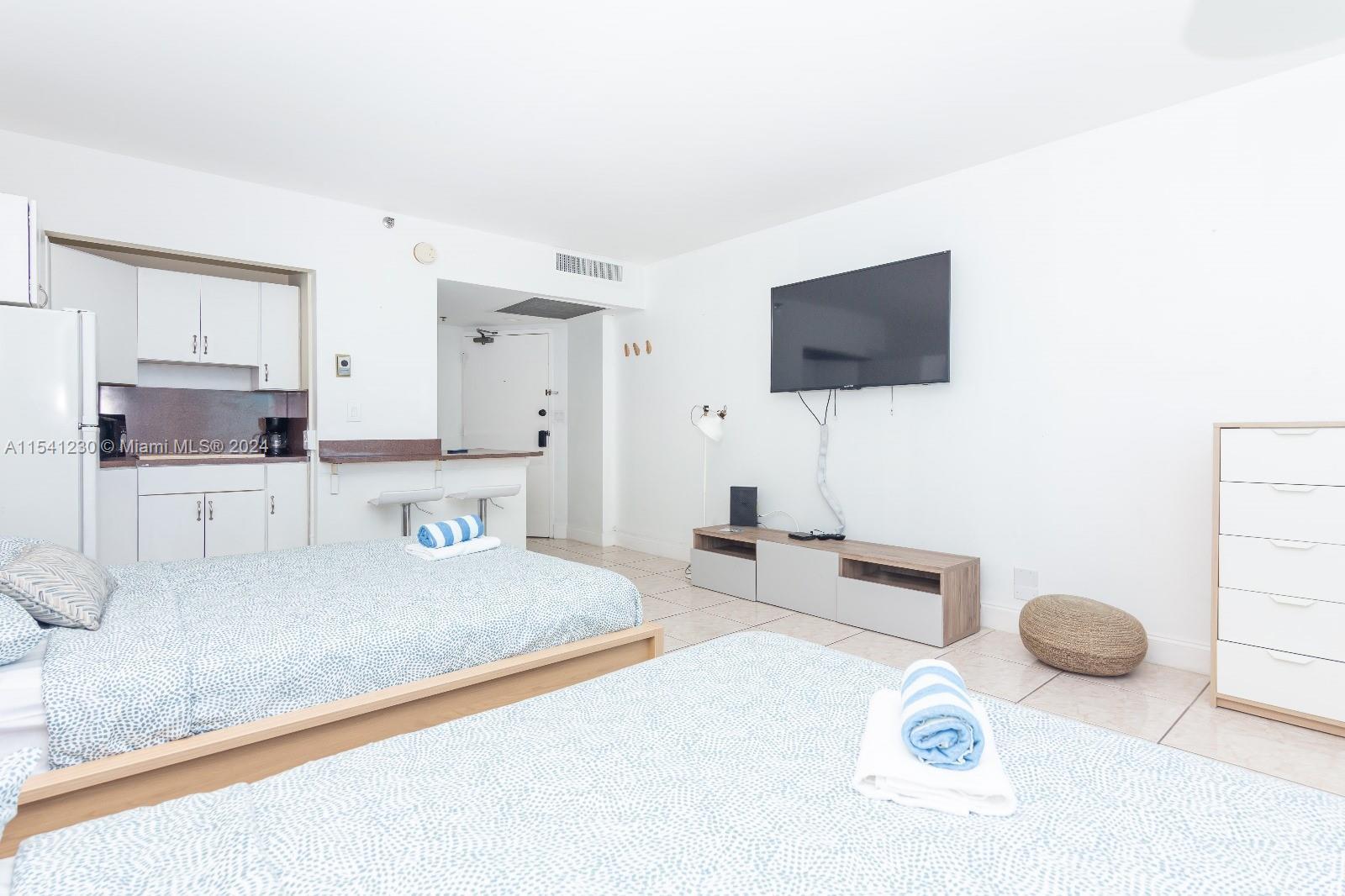 Picture of 5445 Collins Ave # 507, Miami Beach, FL 33140