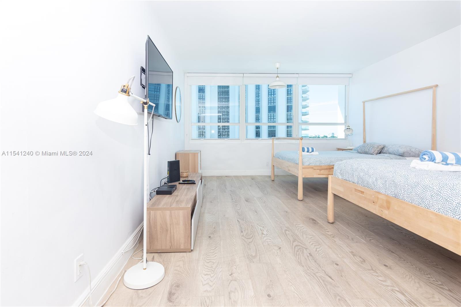 Picture of 5445 Collins Ave # 511, Miami Beach, FL 33140