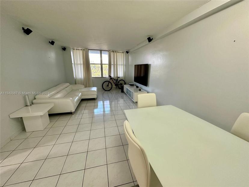 Picture of 7441 Wayne Ave # 1C, Miami Beach FL 33141